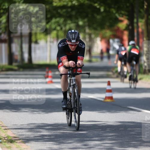 10.08.2025 - GEWOBA Citytriathlon Bremen Yannick Fuchs http://msf.ph/oto/8546800 10.08.2025 13:02:54 Radfahren 661, 668, 712, 911, 1020 meine-sportfotos.de