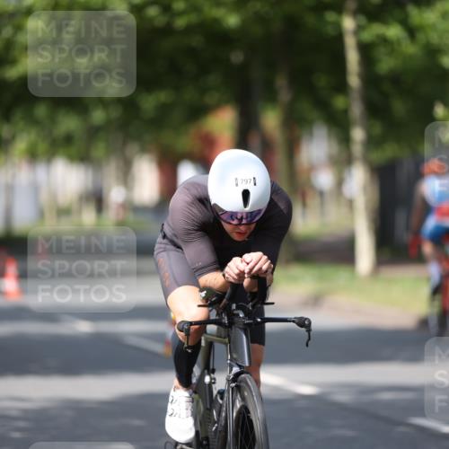 10.08.2025 - GEWOBA Citytriathlon Bremen Yannick Fuchs http://msf.ph/oto/8546801 10.08.2025 12:08:37 Radfahren 597, 603, 608, 661, 672, 677, 737, 797, 883 meine-sportfotos.de