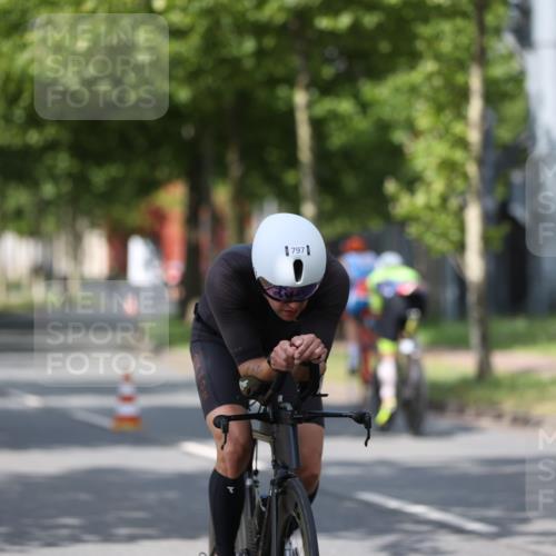 10.08.2025 - GEWOBA Citytriathlon Bremen Yannick Fuchs http://msf.ph/oto/8546803 10.08.2025 12:08:37 Radfahren 597, 603, 608, 661, 672, 677, 737, 797, 883 meine-sportfotos.de