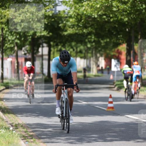 10.08.2025 - GEWOBA Citytriathlon Bremen Yannick Fuchs http://msf.ph/oto/8546814 10.08.2025 12:08:38 Radfahren 597, 603, 608, 661, 672, 677, 737, 797, 883 meine-sportfotos.de