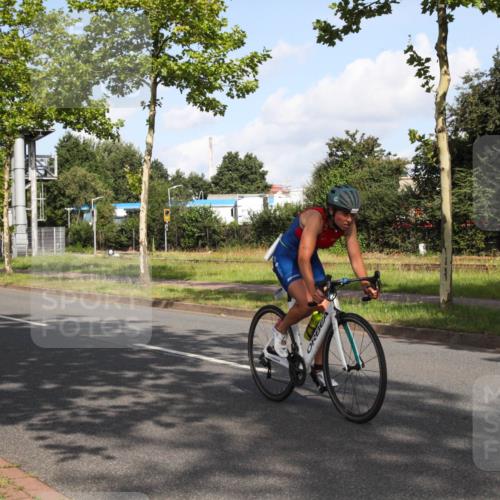 10.08.2025 - GEWOBA Citytriathlon Bremen Yannick Fuchs http://msf.ph/oto/8546817 10.08.2025 10:43:43 Radfahren 53, 179, 217, 422, 425, 487, 507 meine-sportfotos.de