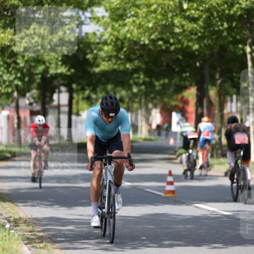 10.08.2025 - GEWOBA Citytriathlon Bremen Yannick Fuchs http://msf.ph/oto/8546819 10.08.2025 12:08:38 Radfahren 597, 603, 608, 661, 672, 677, 737, 797, 883 meine-sportfotos.de