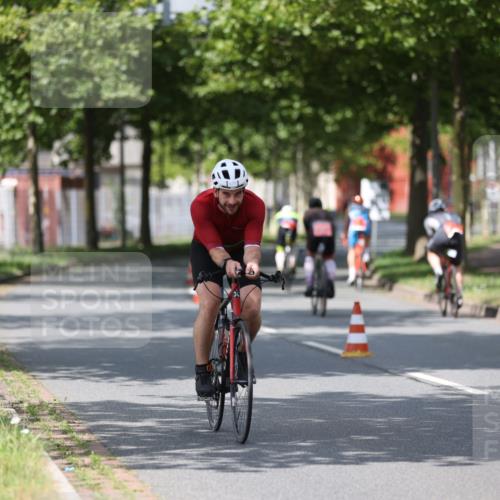 10.08.2025 - GEWOBA Citytriathlon Bremen Yannick Fuchs http://msf.ph/oto/8546829 10.08.2025 12:08:39 Radfahren 597, 603, 608, 672, 677, 737, 797, 883 meine-sportfotos.de