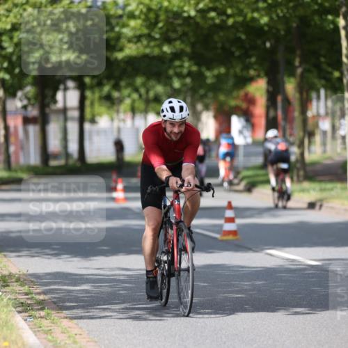 10.08.2025 - GEWOBA Citytriathlon Bremen Yannick Fuchs http://msf.ph/oto/8546832 10.08.2025 12:08:40 Radfahren 597, 603, 608, 672, 677, 737, 797, 850, 883 meine-sportfotos.de