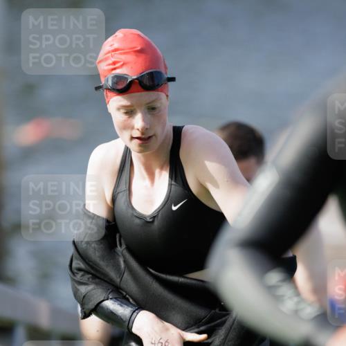10.08.2025 - GEWOBA Citytriathlon Bremen H.Heesch http://msf.ph/oto/8546836 10.08.2025 10:19:54 Schwimmen 352, 384, 405, 420, 432, 466, 483 meine-sportfotos.de