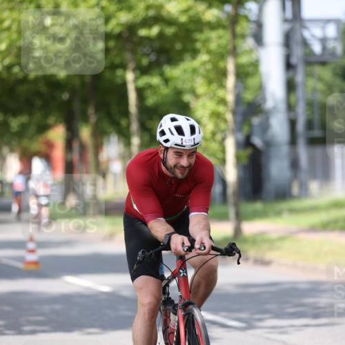 10.08.2025 - GEWOBA Citytriathlon Bremen Yannick Fuchs http://msf.ph/oto/8546841 10.08.2025 12:08:40 Radfahren 597, 603, 608, 672, 677, 737, 797, 850, 883 meine-sportfotos.de