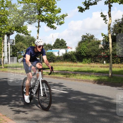 10.08.2025 - GEWOBA Citytriathlon Bremen Yannick Fuchs http://msf.ph/oto/8546842 10.08.2025 10:44:22 Radfahren 235, 351, 511 meine-sportfotos.de