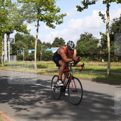 10.08.2025 - GEWOBA Citytriathlon Bremen Yannick Fuchs http://msf.ph/oto/8546851 10.08.2025 10:44:32 Radfahren 235, 351, 465, 511 meine-sportfotos.de