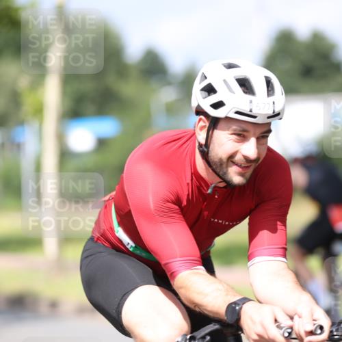 10.08.2025 - GEWOBA Citytriathlon Bremen Yannick Fuchs http://msf.ph/oto/8546852 10.08.2025 12:08:41 Radfahren 597, 603, 608, 672, 677, 737, 797, 850, 883 meine-sportfotos.de