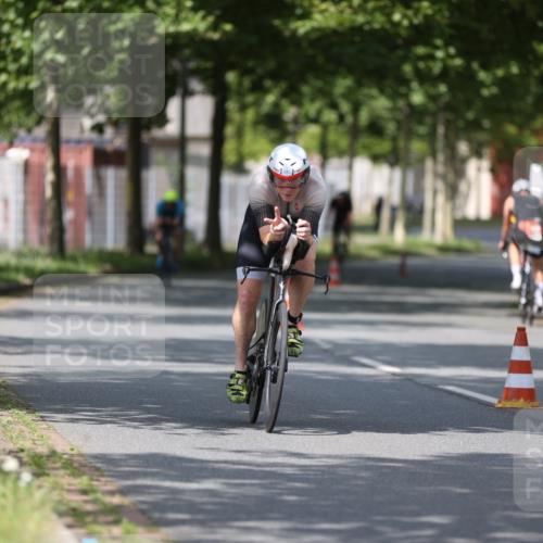 10.08.2025 - GEWOBA Citytriathlon Bremen Yannick Fuchs http://msf.ph/oto/8546853 10.08.2025 12:08:46 Radfahren 597, 608, 619, 672, 677, 684, 737, 797, 850, 883 meine-sportfotos.de