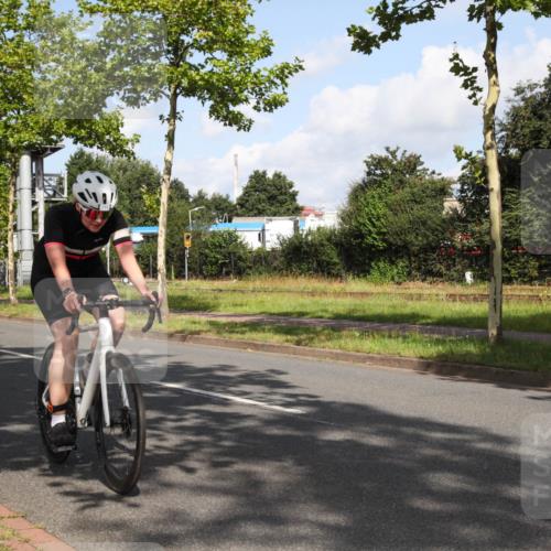 10.08.2025 - GEWOBA Citytriathlon Bremen Yannick Fuchs http://msf.ph/oto/8546854 10.08.2025 10:44:32 Radfahren 235, 351, 465, 511 meine-sportfotos.de