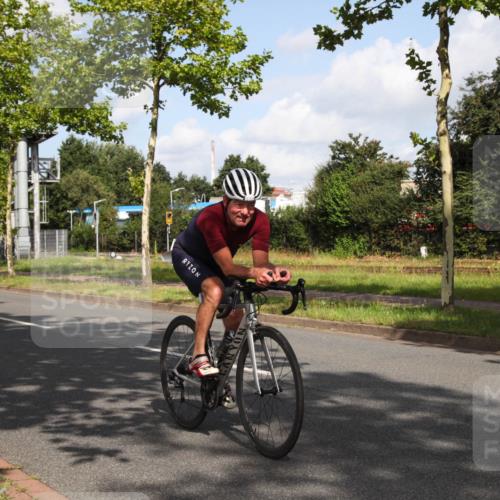 10.08.2025 - GEWOBA Citytriathlon Bremen Yannick Fuchs http://msf.ph/oto/8546872 10.08.2025 10:46:18 Radfahren 437, 510 meine-sportfotos.de