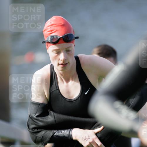 10.08.2025 - GEWOBA Citytriathlon Bremen H.Heesch http://msf.ph/oto/8546873 10.08.2025 10:19:54 Schwimmen 352, 384, 405, 420, 432, 466, 483 meine-sportfotos.de