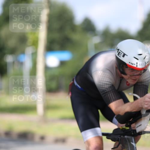 10.08.2025 - GEWOBA Citytriathlon Bremen Yannick Fuchs http://msf.ph/oto/8546878 10.08.2025 12:08:47 Radfahren 608, 619, 672, 677, 684, 737, 797, 850, 883 meine-sportfotos.de