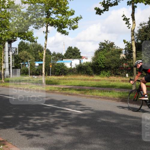 10.08.2025 - GEWOBA Citytriathlon Bremen Yannick Fuchs http://msf.ph/oto/8546885 10.08.2025 10:47:09 Radfahren  meine-sportfotos.de