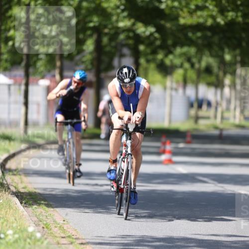 10.08.2025 - GEWOBA Citytriathlon Bremen Yannick Fuchs http://msf.ph/oto/8546891 10.08.2025 13:03:17 Radfahren 633, 651, 668, 693, 727, 748, 898, 945, 954 meine-sportfotos.de