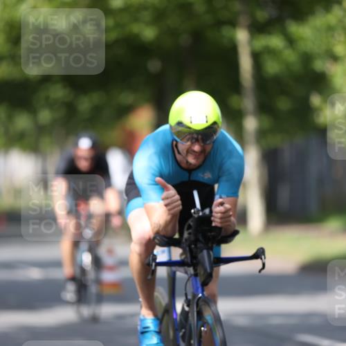 10.08.2025 - GEWOBA Citytriathlon Bremen Yannick Fuchs http://msf.ph/oto/8546897 10.08.2025 12:08:52 Radfahren 608, 619, 677, 684, 727, 797, 850, 883 meine-sportfotos.de