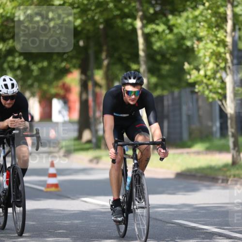 10.08.2025 - GEWOBA Citytriathlon Bremen Yannick Fuchs http://msf.ph/oto/8546900 10.08.2025 12:08:52 Radfahren 608, 619, 677, 684, 727, 797, 850, 883 meine-sportfotos.de