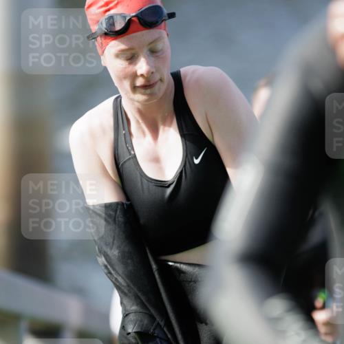 10.08.2025 - GEWOBA Citytriathlon Bremen H.Heesch http://msf.ph/oto/8546916 10.08.2025 10:19:55 Schwimmen 352, 384, 390, 405, 420, 432, 466, 483 meine-sportfotos.de