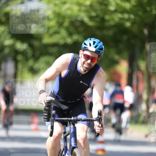 10.08.2025 - GEWOBA Citytriathlon Bremen Yannick Fuchs http://msf.ph/oto/8546920 10.08.2025 13:03:19 Radfahren 633, 651, 668, 693, 727, 748, 898, 945, 954 meine-sportfotos.de