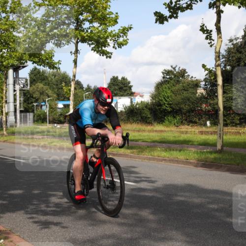 10.08.2025 - GEWOBA Citytriathlon Bremen Yannick Fuchs http://msf.ph/oto/8546922 10.08.2025 10:48:14 Radfahren 129, 363, 376, 414 meine-sportfotos.de