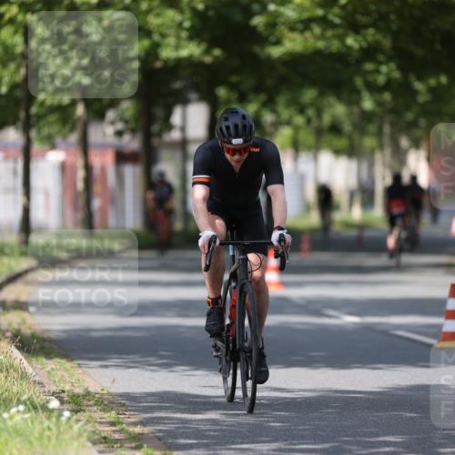 10.08.2025 - GEWOBA Citytriathlon Bremen Yannick Fuchs http://msf.ph/oto/8546924 10.08.2025 12:09:03 Radfahren 619, 684, 727, 731, 779, 850, 871 meine-sportfotos.de
