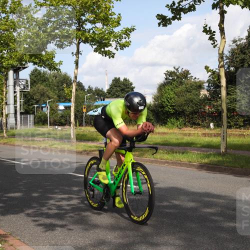 10.08.2025 - GEWOBA Citytriathlon Bremen Yannick Fuchs http://msf.ph/oto/8546926 10.08.2025 10:48:18 Radfahren 127, 129, 363, 376 meine-sportfotos.de