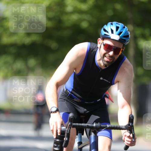 10.08.2025 - GEWOBA Citytriathlon Bremen Yannick Fuchs http://msf.ph/oto/8546927 10.08.2025 13:03:19 Radfahren 633, 651, 668, 693, 727, 748, 898, 945, 954 meine-sportfotos.de