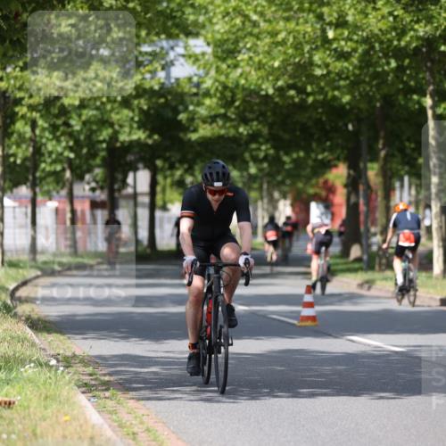 10.08.2025 - GEWOBA Citytriathlon Bremen Yannick Fuchs http://msf.ph/oto/8546930 10.08.2025 12:09:04 Radfahren 619, 684, 727, 731, 779, 850, 871, 890 meine-sportfotos.de