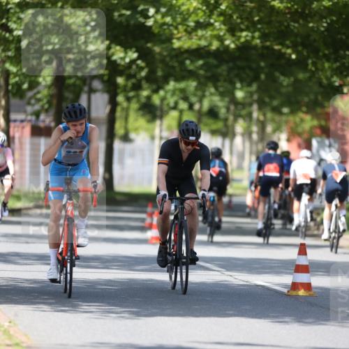 10.08.2025 - GEWOBA Citytriathlon Bremen Yannick Fuchs http://msf.ph/oto/8546932 10.08.2025 13:03:20 Radfahren 633, 651, 693, 727, 748, 898, 945, 954 meine-sportfotos.de