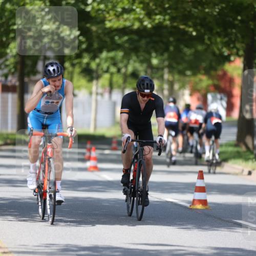 10.08.2025 - GEWOBA Citytriathlon Bremen Yannick Fuchs http://msf.ph/oto/8546938 10.08.2025 13:03:20 Radfahren 633, 651, 693, 727, 748, 898, 945, 954 meine-sportfotos.de