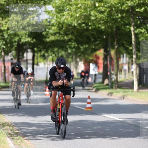 10.08.2025 - GEWOBA Citytriathlon Bremen Yannick Fuchs http://msf.ph/oto/8546949 10.08.2025 12:09:09 Radfahren 727, 731, 779, 837, 871, 890, 896 meine-sportfotos.de
