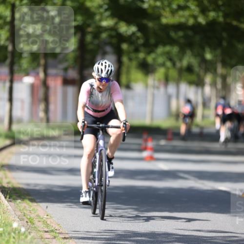 10.08.2025 - GEWOBA Citytriathlon Bremen Yannick Fuchs http://msf.ph/oto/8546952 10.08.2025 13:03:23 Radfahren 633, 651, 727, 748, 898, 954 meine-sportfotos.de
