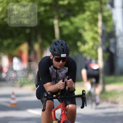 10.08.2025 - GEWOBA Citytriathlon Bremen Yannick Fuchs http://msf.ph/oto/8546954 10.08.2025 12:09:10 Radfahren 727, 731, 779, 837, 871, 890, 896 meine-sportfotos.de