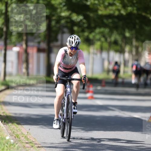 10.08.2025 - GEWOBA Citytriathlon Bremen Yannick Fuchs http://msf.ph/oto/8546956 10.08.2025 13:03:23 Radfahren 633, 651, 727, 748, 898, 954 meine-sportfotos.de