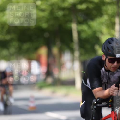 10.08.2025 - GEWOBA Citytriathlon Bremen Yannick Fuchs http://msf.ph/oto/8546957 10.08.2025 12:09:10 Radfahren 727, 731, 779, 837, 871, 890, 896 meine-sportfotos.de