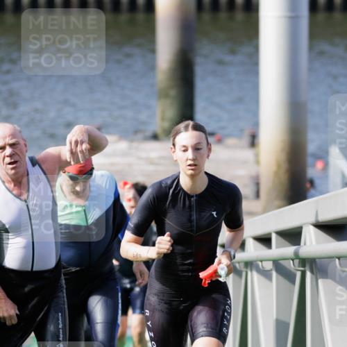 10.08.2025 - GEWOBA Citytriathlon Bremen H.Heesch http://msf.ph/oto/8546965 10.08.2025 10:20:00 Schwimmen 352, 384, 390, 405, 432, 451, 483 meine-sportfotos.de