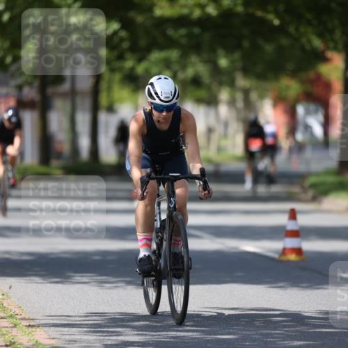 10.08.2025 - GEWOBA Citytriathlon Bremen Yannick Fuchs http://msf.ph/oto/8546977 10.08.2025 13:03:39 Radfahren 753, 812, 823, 908, 925, 1007 meine-sportfotos.de