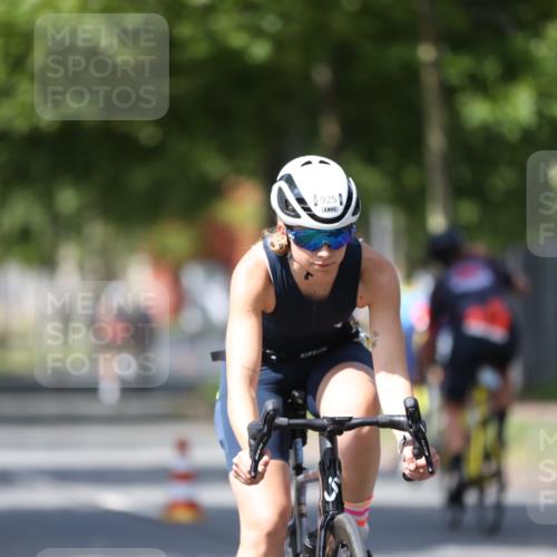 10.08.2025 - GEWOBA Citytriathlon Bremen Yannick Fuchs http://msf.ph/oto/8546980 10.08.2025 13:03:39 Radfahren 753, 812, 823, 908, 925, 1007 meine-sportfotos.de