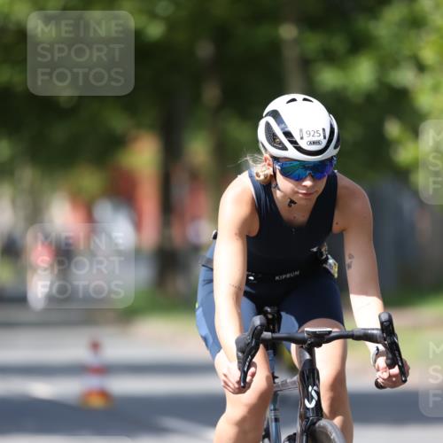 10.08.2025 - GEWOBA Citytriathlon Bremen Yannick Fuchs http://msf.ph/oto/8546983 10.08.2025 13:03:40 Radfahren 753, 812, 823, 908, 925, 1007 meine-sportfotos.de