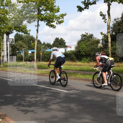 10.08.2025 - GEWOBA Citytriathlon Bremen Yannick Fuchs http://msf.ph/oto/8546985 10.08.2025 10:49:08 Radfahren 81, 105, 151, 213, 245, 420, 430 meine-sportfotos.de
