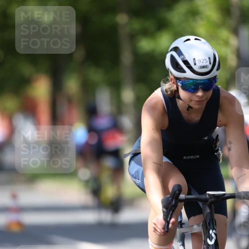 10.08.2025 - GEWOBA Citytriathlon Bremen Yannick Fuchs http://msf.ph/oto/8546986 10.08.2025 13:03:40 Radfahren 753, 812, 823, 908, 925, 1007 meine-sportfotos.de