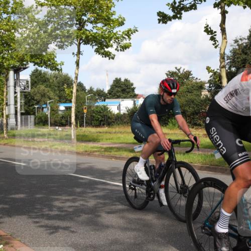 10.08.2025 - GEWOBA Citytriathlon Bremen Yannick Fuchs http://msf.ph/oto/8546996 10.08.2025 10:49:13 Radfahren 81, 105, 151, 213, 245, 387, 407, 420, 430 meine-sportfotos.de