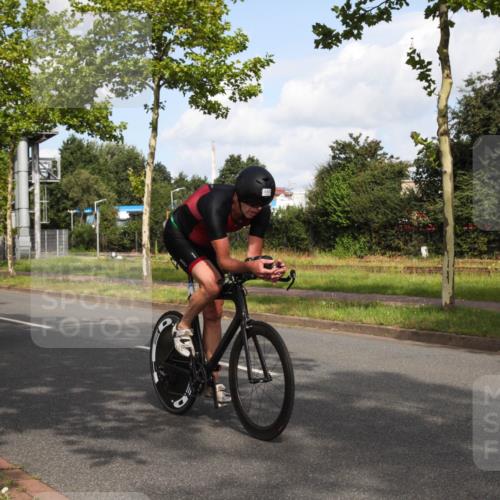 10.08.2025 - GEWOBA Citytriathlon Bremen Yannick Fuchs http://msf.ph/oto/8547002 10.08.2025 10:49:14 Radfahren 81, 105, 151, 213, 245, 387, 407, 420, 430 meine-sportfotos.de