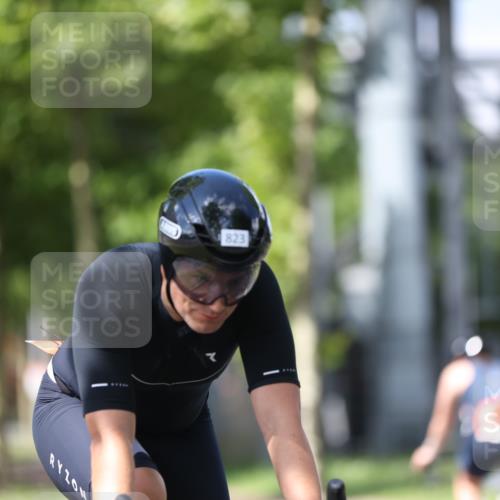 10.08.2025 - GEWOBA Citytriathlon Bremen Yannick Fuchs http://msf.ph/oto/8547003 10.08.2025 13:03:42 Radfahren 676, 753, 812, 823, 908, 925, 1007 meine-sportfotos.de
