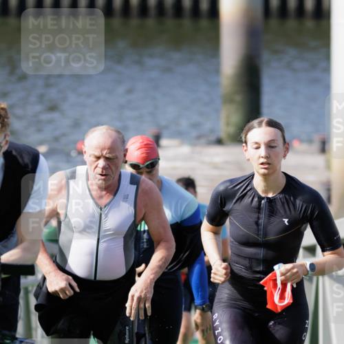 10.08.2025 - GEWOBA Citytriathlon Bremen H.Heesch http://msf.ph/oto/8547004 10.08.2025 10:20:00 Schwimmen 352, 384, 390, 405, 432, 451, 483 meine-sportfotos.de