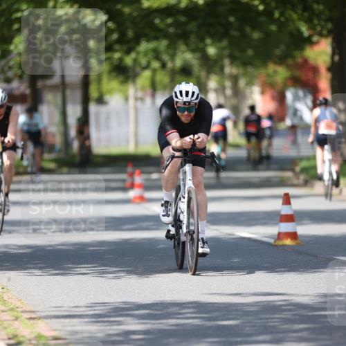 10.08.2025 - GEWOBA Citytriathlon Bremen Yannick Fuchs http://msf.ph/oto/8547011 10.08.2025 13:03:45 Radfahren 574, 676, 753, 812, 823, 908, 925, 965, 1007 meine-sportfotos.de