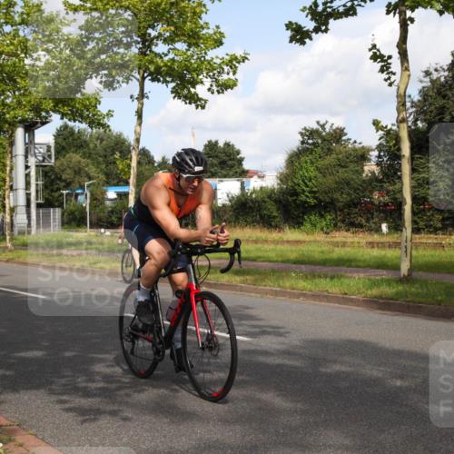 10.08.2025 - GEWOBA Citytriathlon Bremen Yannick Fuchs http://msf.ph/oto/8547012 10.08.2025 10:49:22 Radfahren 81, 105, 151, 213, 245, 387, 405, 407, 420, 430 meine-sportfotos.de