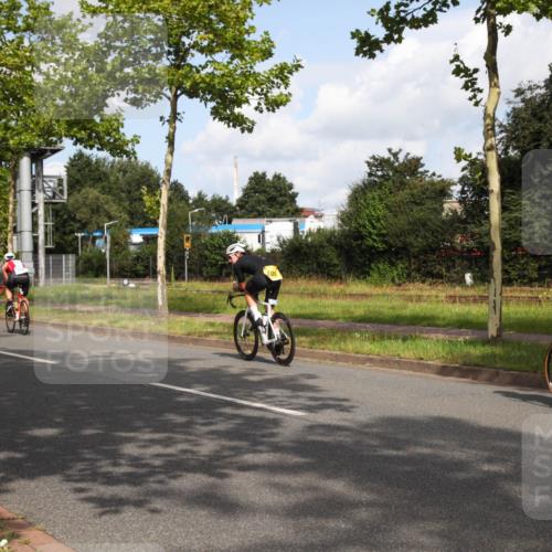 10.08.2025 - GEWOBA Citytriathlon Bremen Yannick Fuchs http://msf.ph/oto/8547028 10.08.2025 10:49:32 Radfahren 353, 387, 405, 407 meine-sportfotos.de