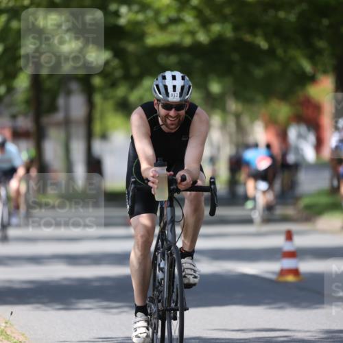 10.08.2025 - GEWOBA Citytriathlon Bremen Yannick Fuchs http://msf.ph/oto/8547039 10.08.2025 13:03:47 Radfahren 574, 676, 685, 753, 812, 823, 908, 925, 965, 1007 meine-sportfotos.de